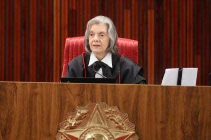 TSE cria novo grupo de trabalho para combater desinformação nas eleições Cármen Lúcia, presidente do TSE, em 19 de dezembro de 2024. (Foto: Alejandro Zambrana/Secom/TSE)