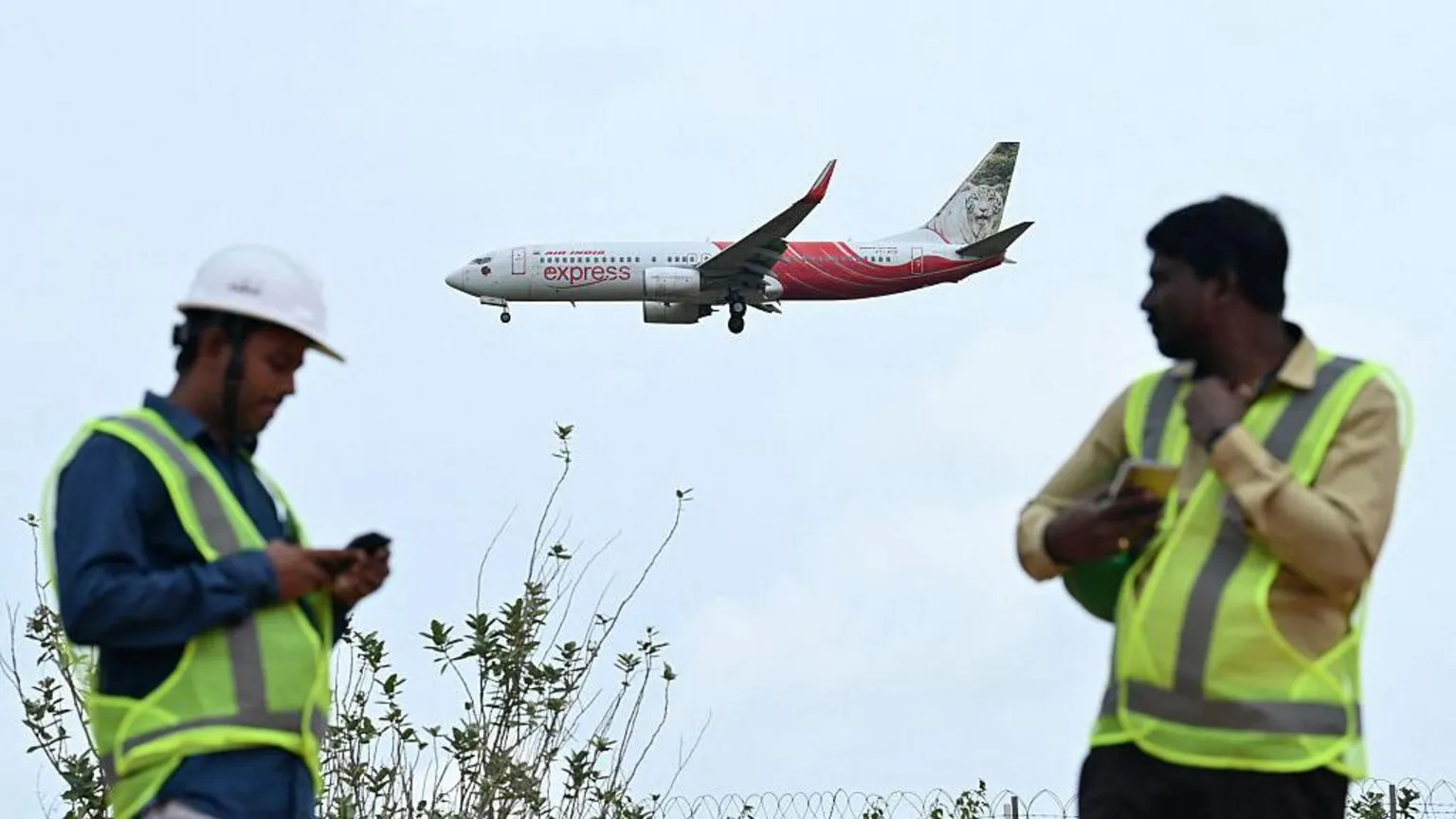 Autoridade de aviação responde a preocupações sobre segurança nos céus da Índia O tráfego aéreo de passageiros da Índia mais que dobrou desde 2014-15 (Foto: Getty Images)