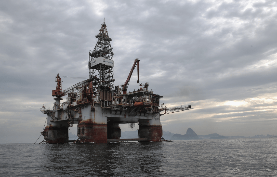 Petrobras e BP podem firmar parceria condicionada a índice de CO2, afirmam fontes Plataforma da Petrobras (Foto: Bloomberg)