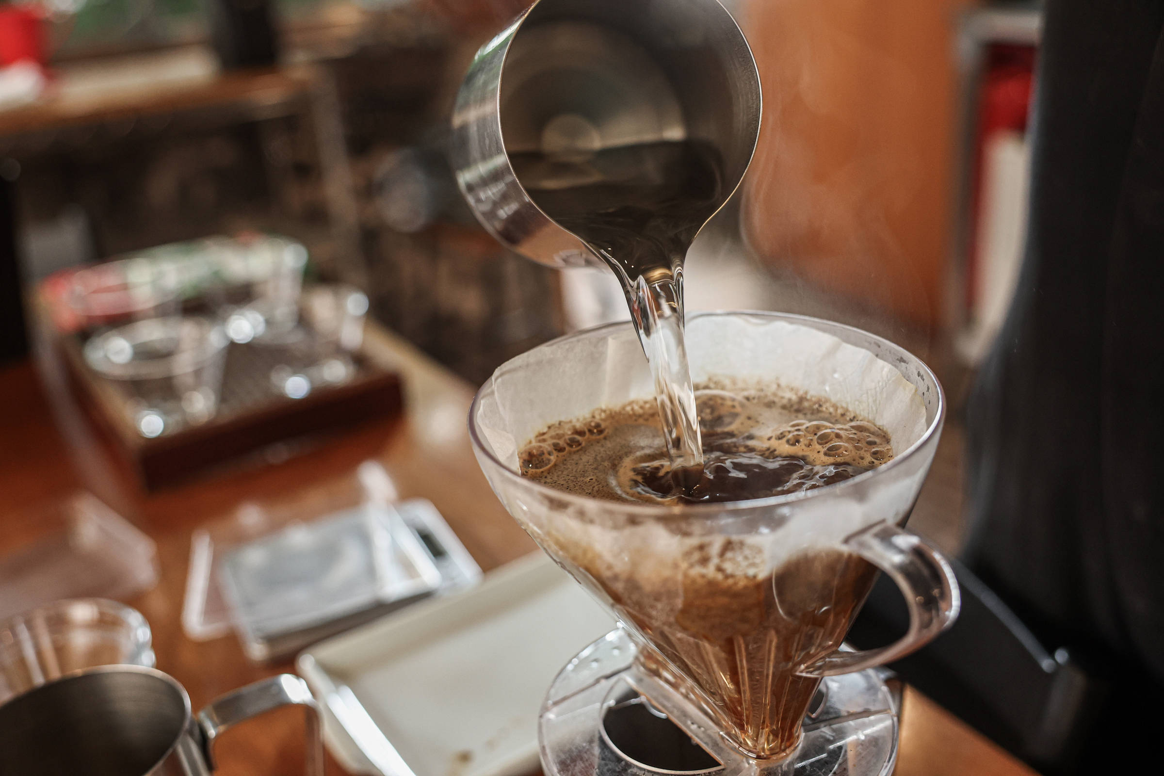 Café torrado e moído tem alta de 4,59% em maio e afeta cesta básica Café torrado e moído tem alta de 4,59% em maio e lidera o ranking interanual, com aumento acumulado de 82,25% em 12 meses (Foto: Danilo Verpa/Folhapress)