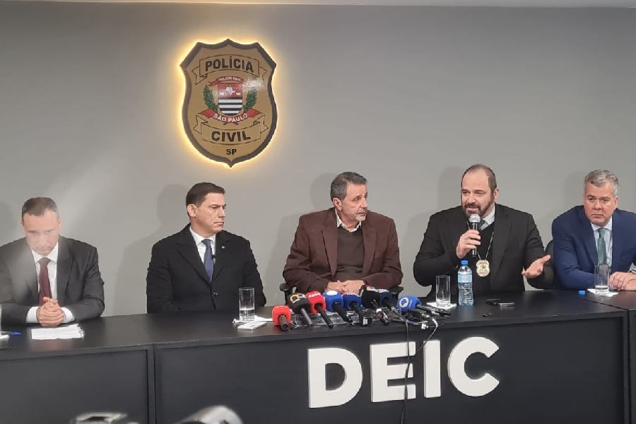 Hackers aliciam pivô de megafraude no Banco Central em bar de São Paulo Polícia Civil de São Paulo esclarece participação de João Roque, preso na quinta-feira (2) por suspeita de facilitar ataque hacker contra o Banco Central (Foto: Bruno Caniato/VEJA)