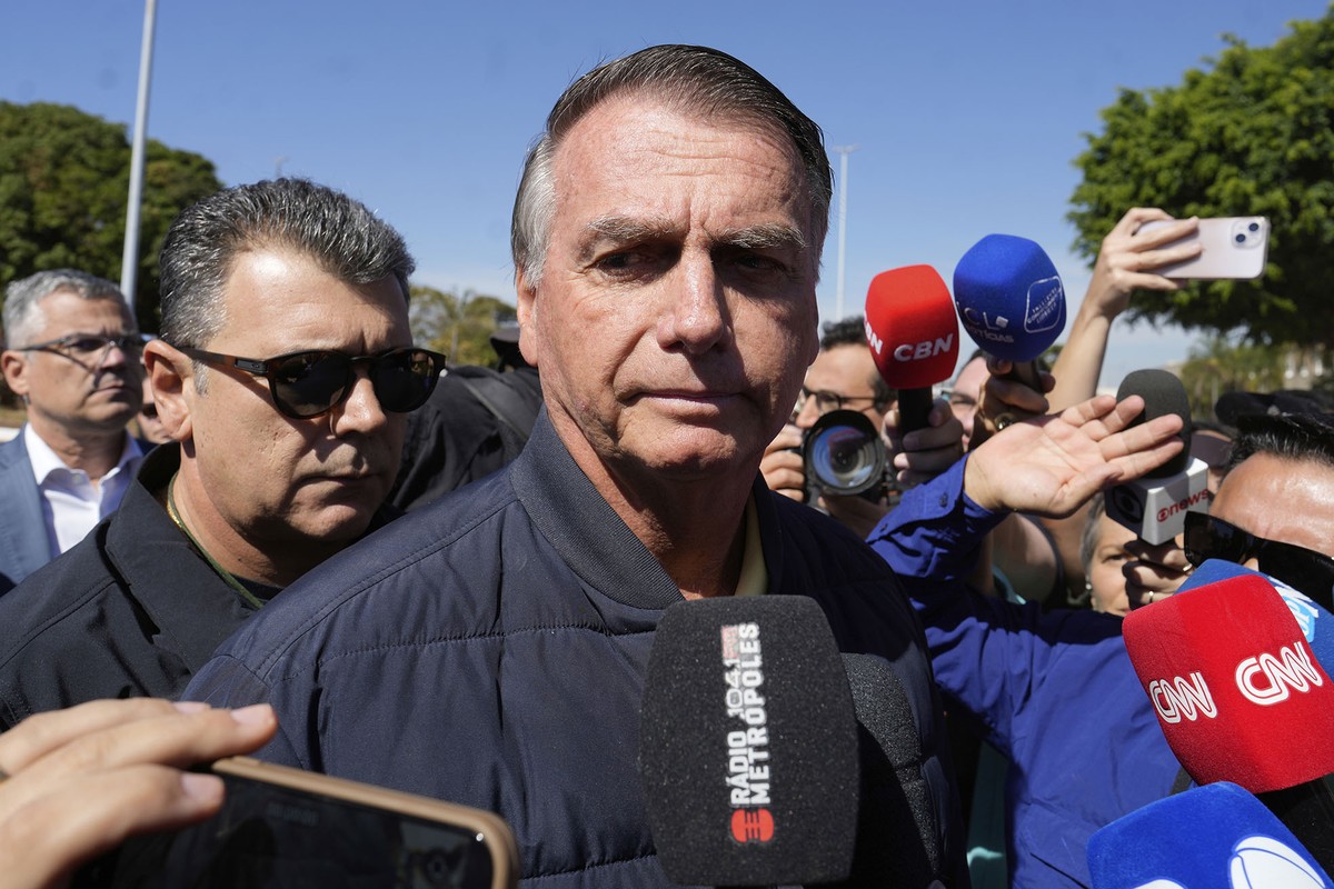 Jair Bolsonaro, PF, entrevista — Foto: AP Photo/Eraldo Peres