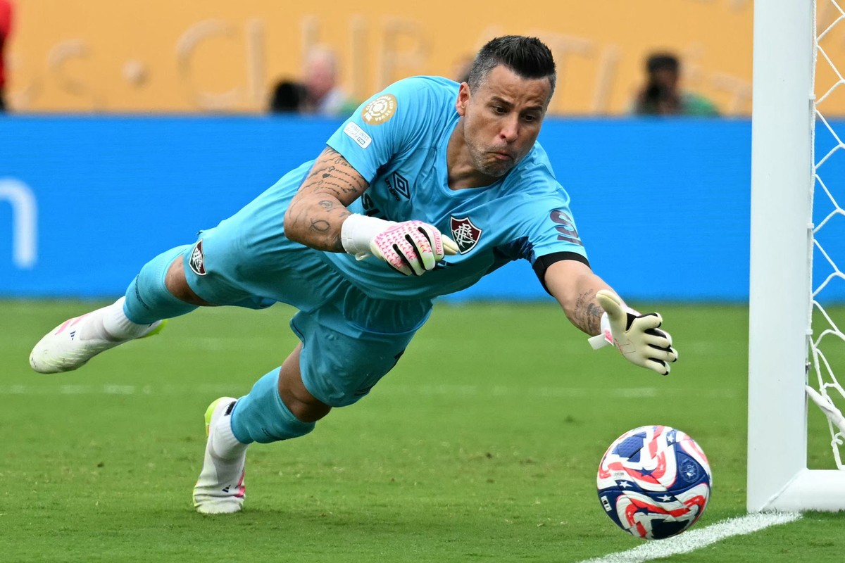 Fábio, goleiro do Fluminense, lidera em minutos jogados no mundo em 365 dias Fábio, do Fluminense, é o goleiro com mais minutos em campo no mundo nos últimos 365 dias (Foto: Chandan Khanna / AFP)