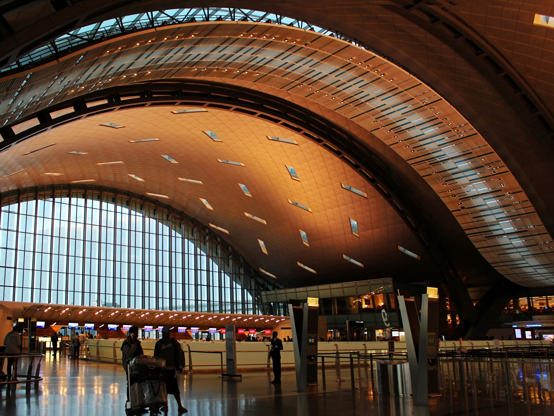 Qatar fecha espaço aéreo temporariamente após ameaças do Irã Aeroporto Internacional de Hamad, no Qatar (Foto: Getty Images)