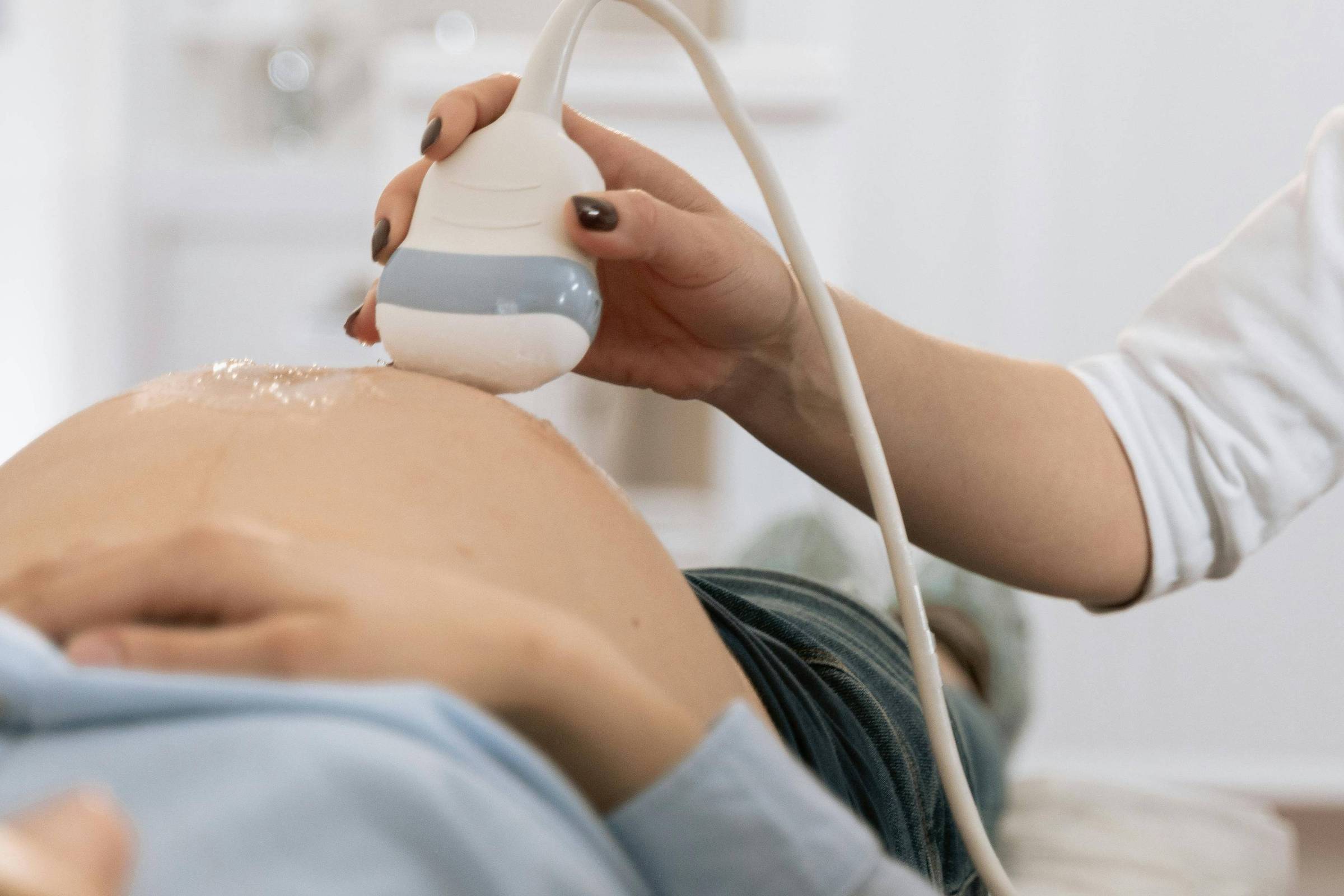 INSS atualiza regras do salário-maternidade para autônomas após decisão do STF Autônomas têm direito ao salário-maternidade com apenas uma contribuição após INSS mudar regra; decisão foi tomada pelo STF (Foto: Pexels/Mart Production)