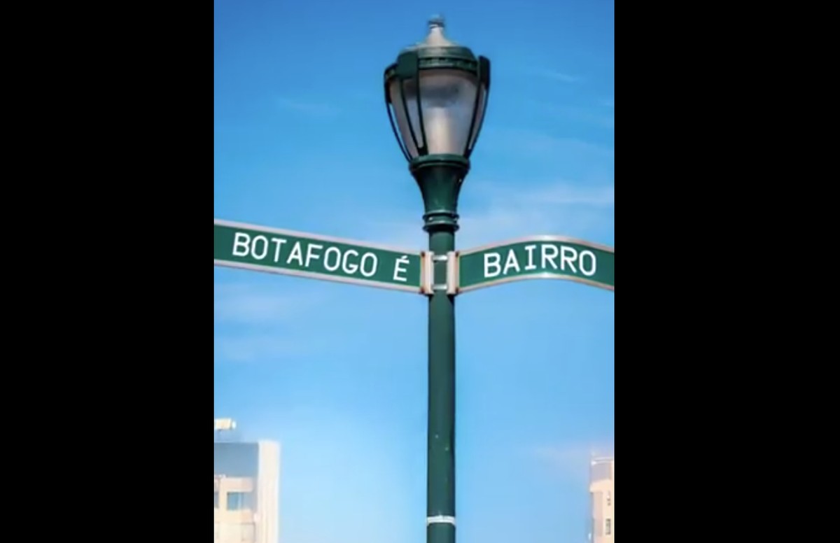 Palmeiras provoca Botafogo após vitória no Mundial com 'É bairro' Provocação palmeirense ao Botafogo após vitória no Mundial de Clubes (Foto: Reprodução)