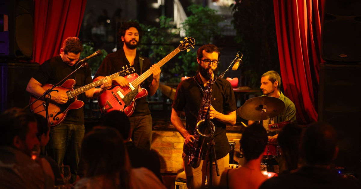 Descubra as melhores casas de jazz e blues para visitar em São Paulo 'Estadão' visitou as principais casas para ouvir jazz e blues em São Paulo (Foto: Daniel Teixeira/Estadão)
