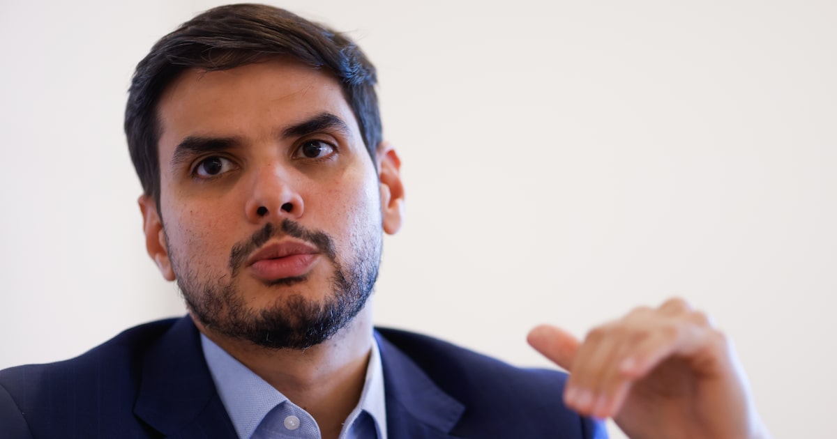 Indústria automotiva pode revisar R$ 180 bilhões em investimentos com apoio do governo Igor Calvet, presidente da Anfavea, na sede da associação, em Brasília (Foto: WILTON JUNIOR)