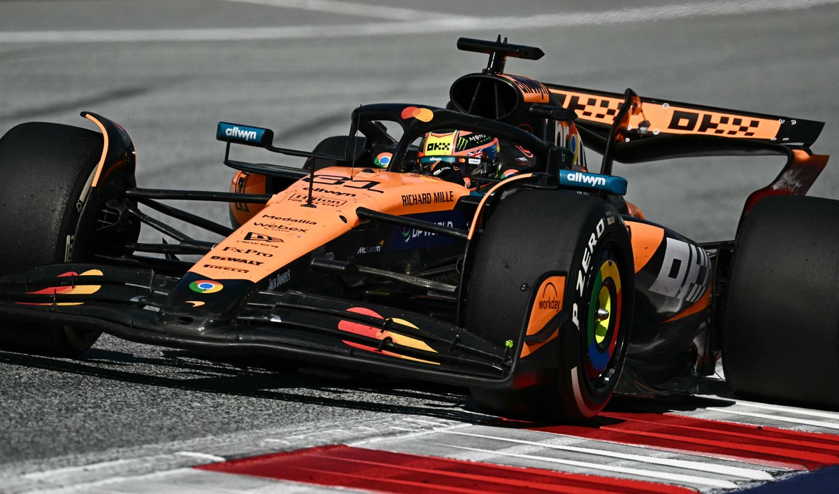 Fórmula 1 retorna à Globo e promete novas emoções para os fãs do automobilismo Oscar Piastri (McLaren), líder do Mundial de Pilotos da Fórmula 1 (Foto: Joe Klamar / AFP)