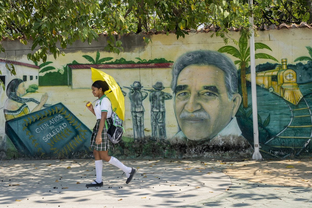 Viajantes criativos exploram o mundo com o novo manual do viajante imaginário Mural no Parque Lineal Macondo, em Aracataca, na Colômbia (Foto: Nathalia Angarita/The New York Times)
