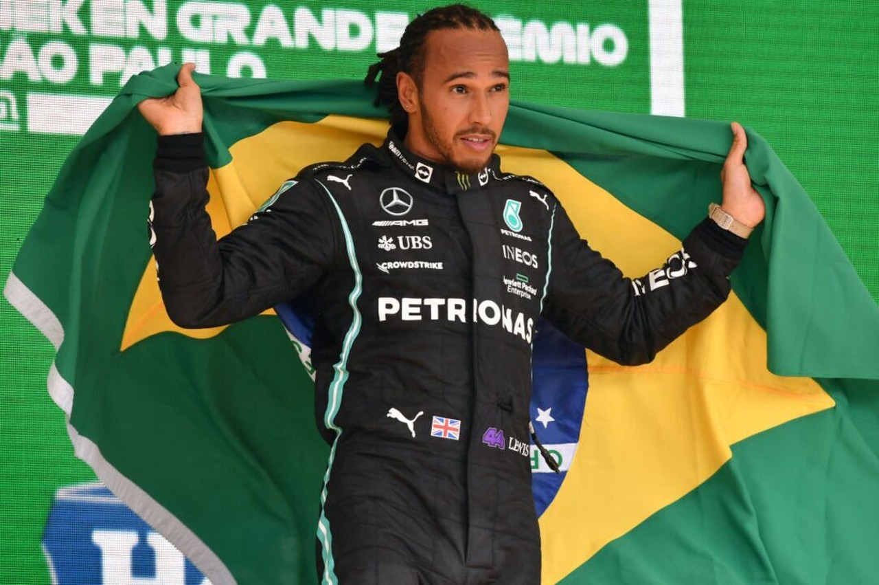 Hamilton e estrelas de Hollywood prestigiam estreia de filme da F1 na Inglaterra Foto: Reprodução
