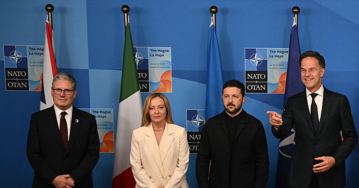 Ocidente aprende com a guerra na Ucrânia e busca novas estratégias de rearmamento O primeiro-ministro do Reino Unido, Keir Starmer, participa de uma foto ao lado da primeira-ministra da Itália, Giorgia Meloni, do presidente da Ucrânia, Volodmir Zelenski e do secretário-geral da Otan, Mark Rutte, em Haia, na Holanda, para a cúpula da Otan (Foto: Ben Stansall/AFP)
