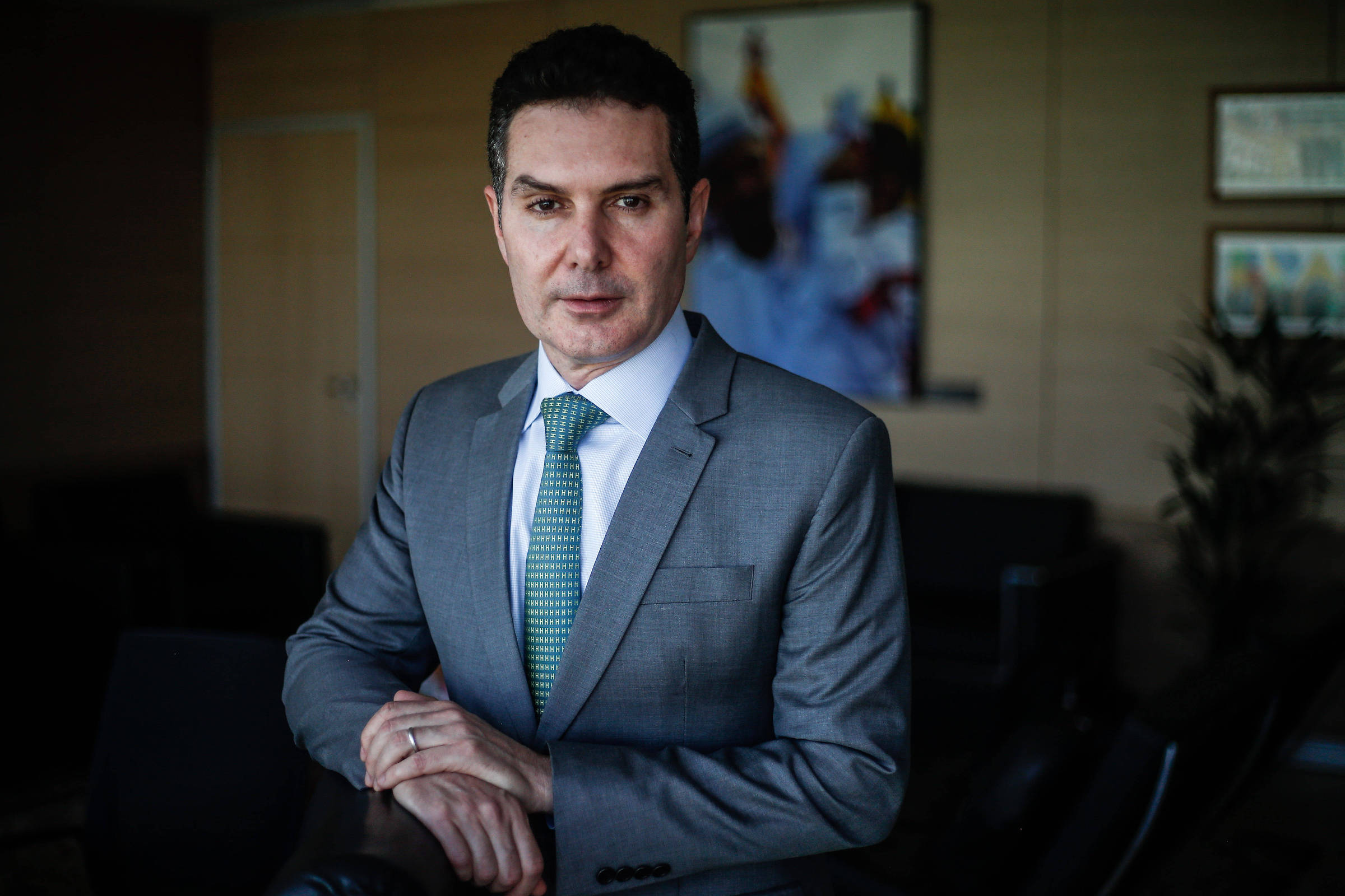 Ministro das Cidades, Jader Filho, em seu gabinete em Brasília (Foto: Gabriela Biló/Folhapress)