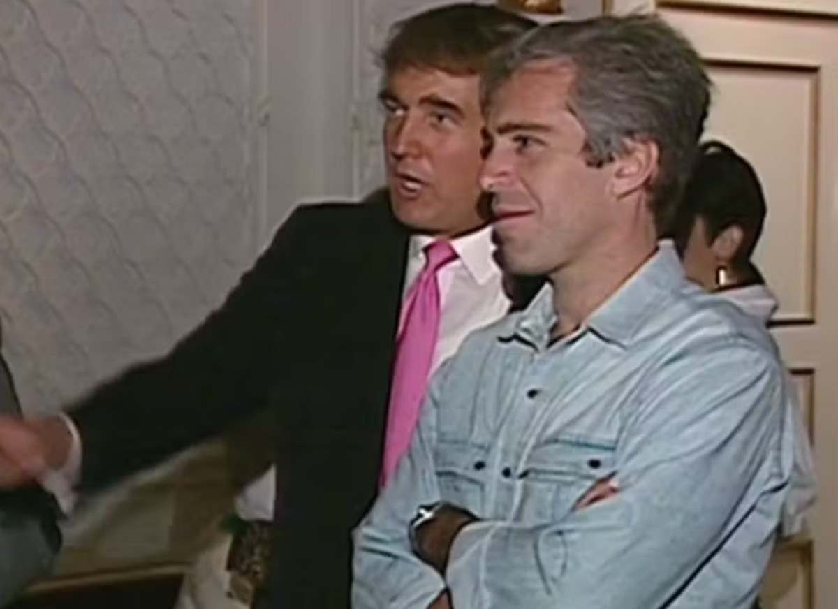 Imagens revelam presença de Epstein no casamento de Trump em 1993 Donald Trump esteve em festas com Jeffrey Epstein (Foto: Reprodução de cena/Netflix)