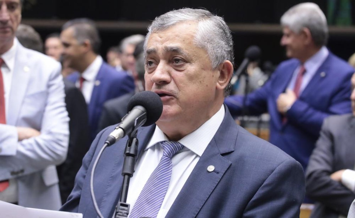 STF investiga supostos desvios em emendas com líder do governo Lula como alvo Líder do governo na Câmara, José Guimarães — Foto: Bruno Spada/Câmara dos Deputados/18-12-2024