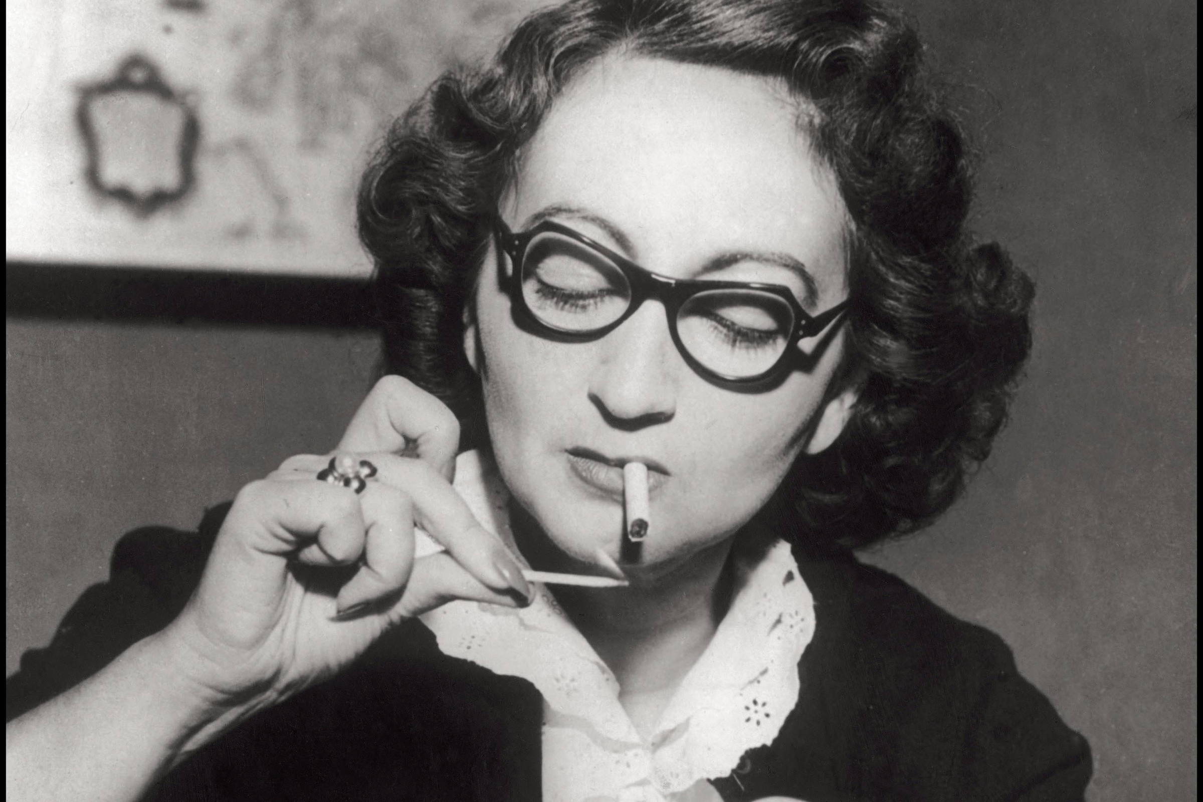 Escrita promove autorreflexão em 'Caderno Proibido' de Alba de Céspedes A escritora ítalo-cubana Alba de Céspedes, fotografada na década de 1950 (Foto: Leemage Bridgeman Images via AFP)