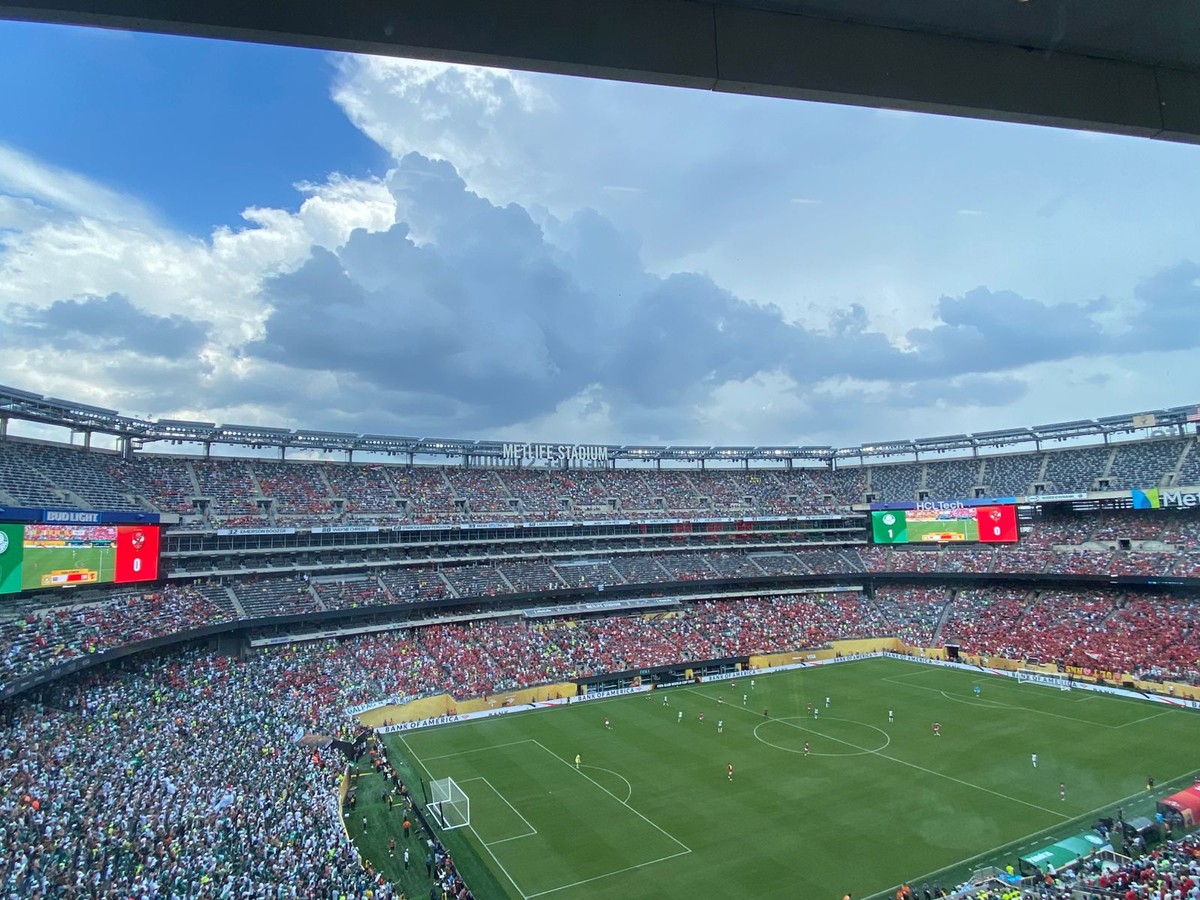 Jogo do Palmeiras é suspenso devido a alerta de emergência por mau tempo Estádio do jogo do Palmeiras é evacuado temporariamente (Foto: Diogo Dantas)
