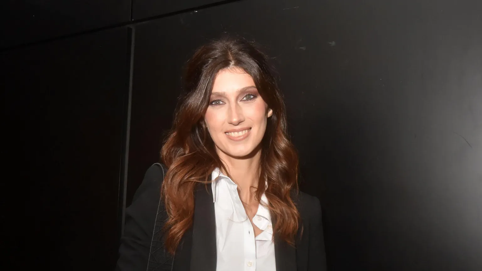 Homem viaja 700 km para se casar com rainha da beleza francesa após golpe amoroso Sophie Vouzelaud foi a primeira vice-campeã do Miss França em 2007 (Foto: Foc Kan/WireImage via Getty Images)