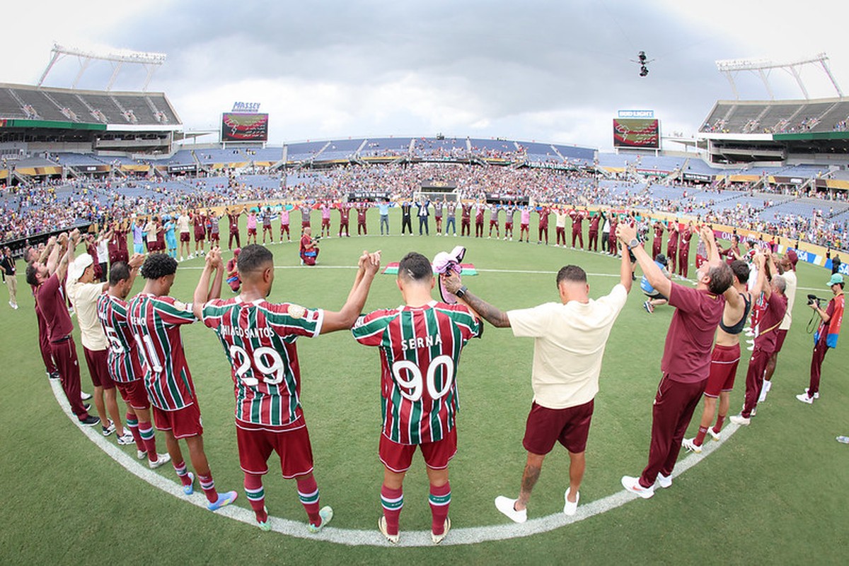 Jogadores do Fluminense fazem roda de oração depois da classificação para semifinal (Foto: MARCELO GONÇALVES / FLUMINENSE F.C.)