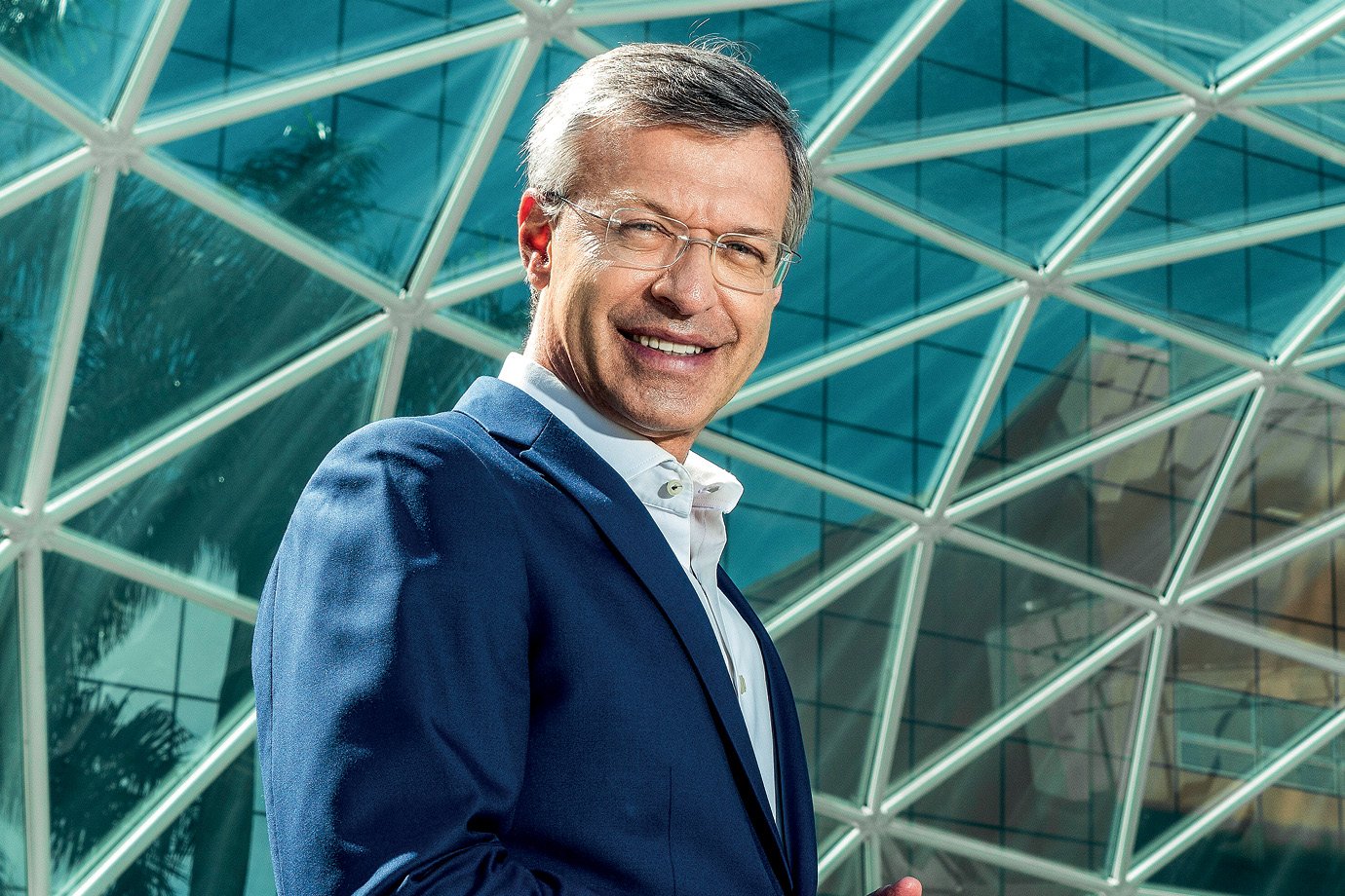 Einstein reduz em 60% emissões com energia eólica e envolve 3 mil fornecedores em ESG Dr. Sidney Klajner, cirurgião e presidente do Hospital Israelita Albert Einstein: “Nosso compromisso é levar equidade por meio da tecnologia” (Foto: Egberto Nogueira/Divulgação)