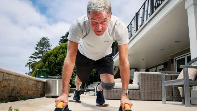 Médico descobre segredos do DNA de 'superidosos' para aumentar a longevidade Eric Topol, de 71 anos (Foto: Sandy Huffaker para The Washington Post via Getty Images)