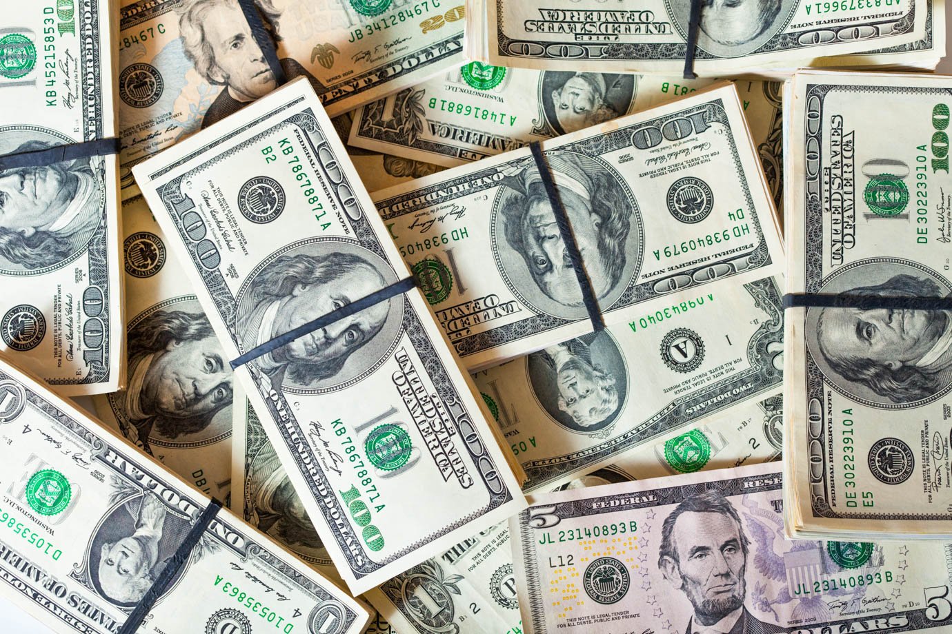 Ibovespa em dólar alcança maior nível desde 2016, mas ainda distante da máxima histórica Parte significativa dessa alta em dólares está associada à desvalorização da moeda norte-americana (Foto: Designed by/Freepik)
