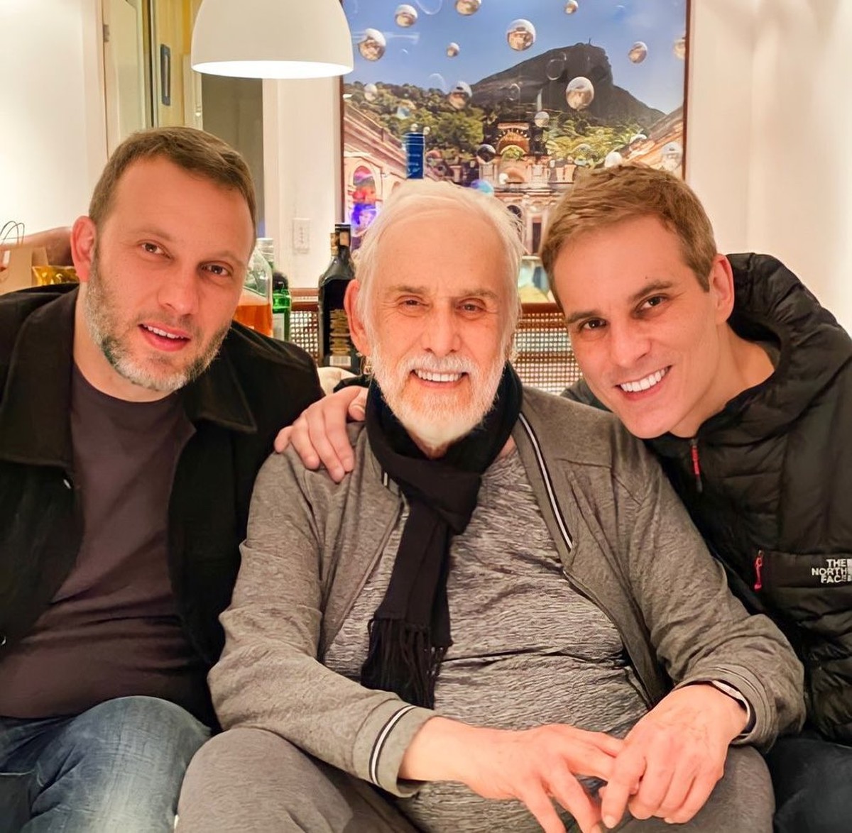 Francisco Cuoco deixa herança e gera dúvida sobre possível quarto filho com teste de DNA Francisco Cuoco e os filhos Diogo e Rodrigo (Foto: Reprodução/Instagram)