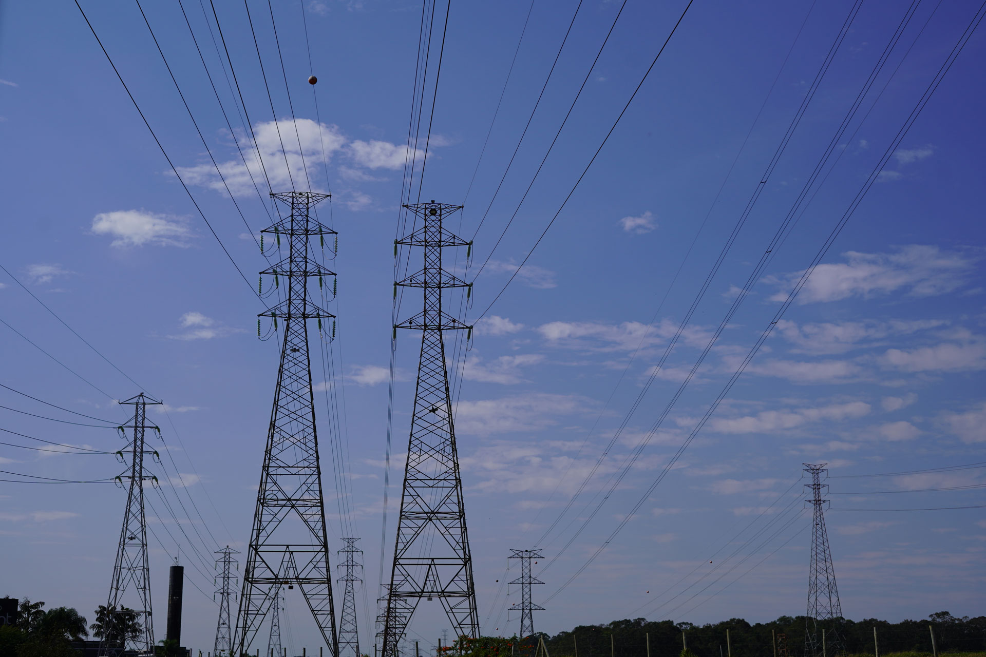 Redes de transmissão de energia: setor é essencial para economia (Foto: Leonardo Albertino)