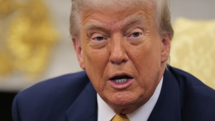 Trump se distancia de demissão de Powell e prevê saída do Fed em breve Foto: Reprodução
