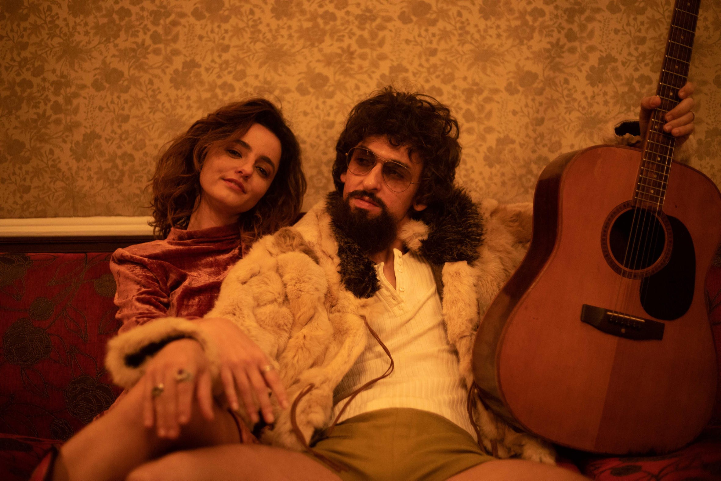 Elenco revela reações ao ver Ravel interpretando Raul Seixas na série Foto: Reprodução