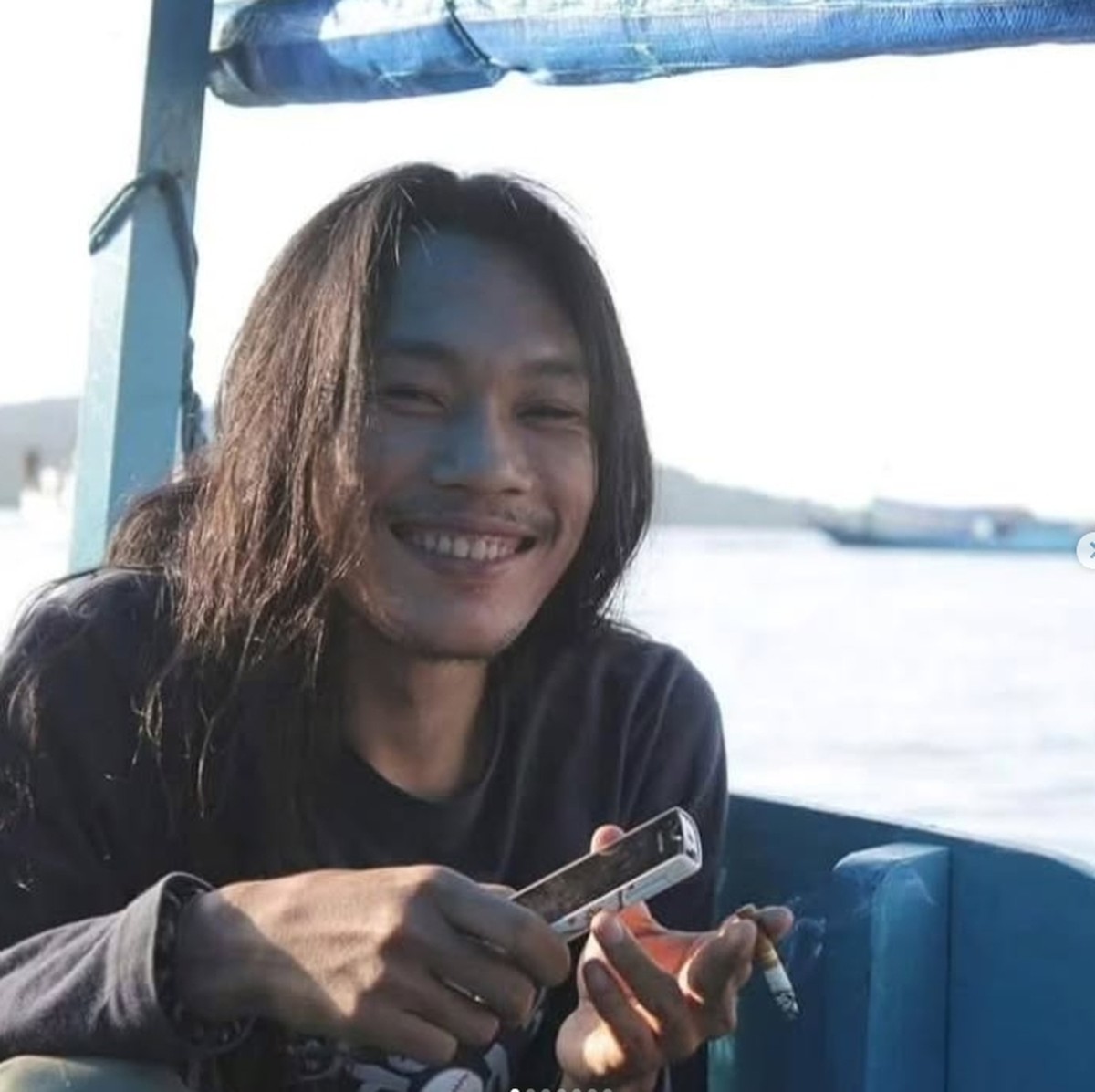 Tradutora cria vaquinha para apoiar montanhista que resgatou brasileira no Rinjani Alpinista Agam Rinjani, voluntário que ajudou a resgatar o corpo da brasileira Juliana Marins na Indonésia (Foto: Arquivo pessoal)