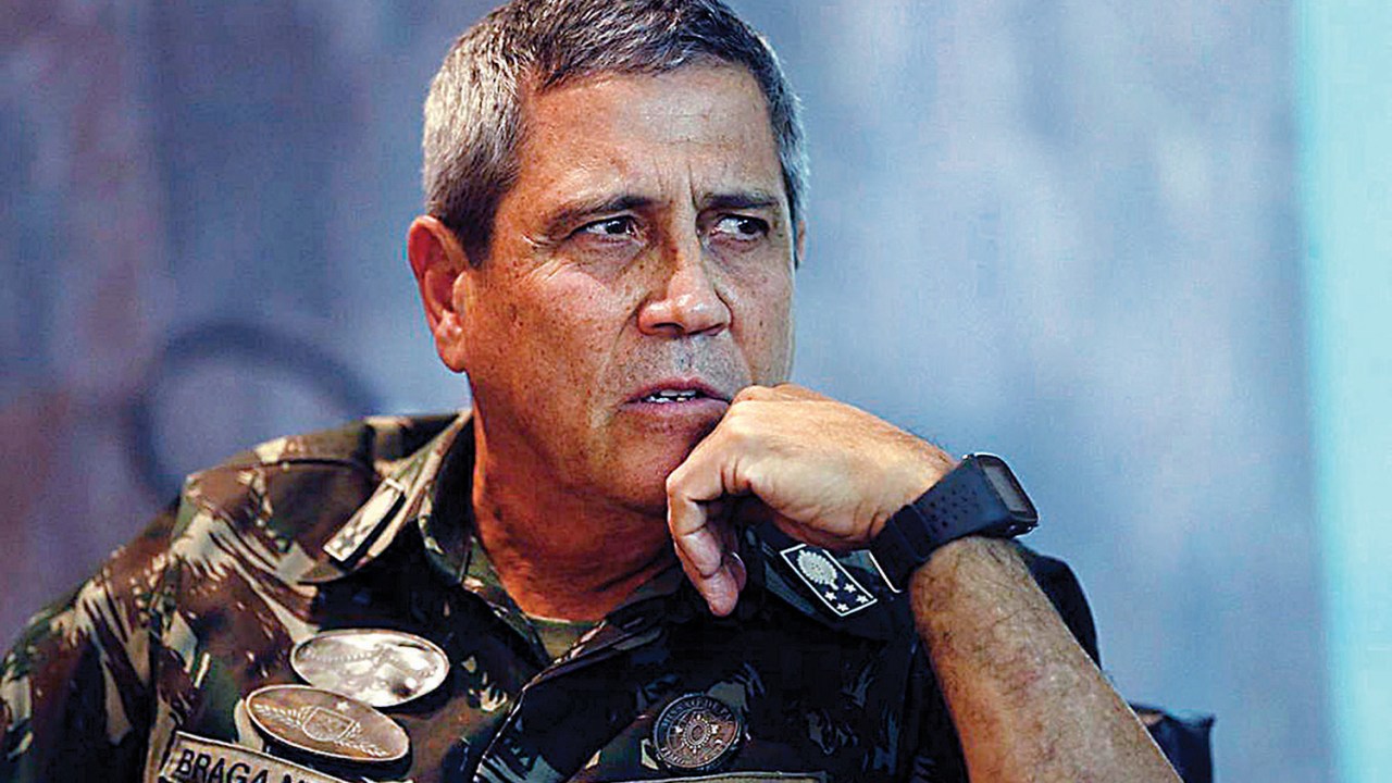 PGR aponta Braga Netto como líder das ações violentas do plano de golpe Valendo-se do seu elevado poder de influência no núcleo decisório da Presidência da República, o réu atuou de forma incisiva para garantir o êxito da empreitada golpista, coordenando as ações mais violentas da organização criminosa (Foto: Fernando Frazão/Agência Brasil)