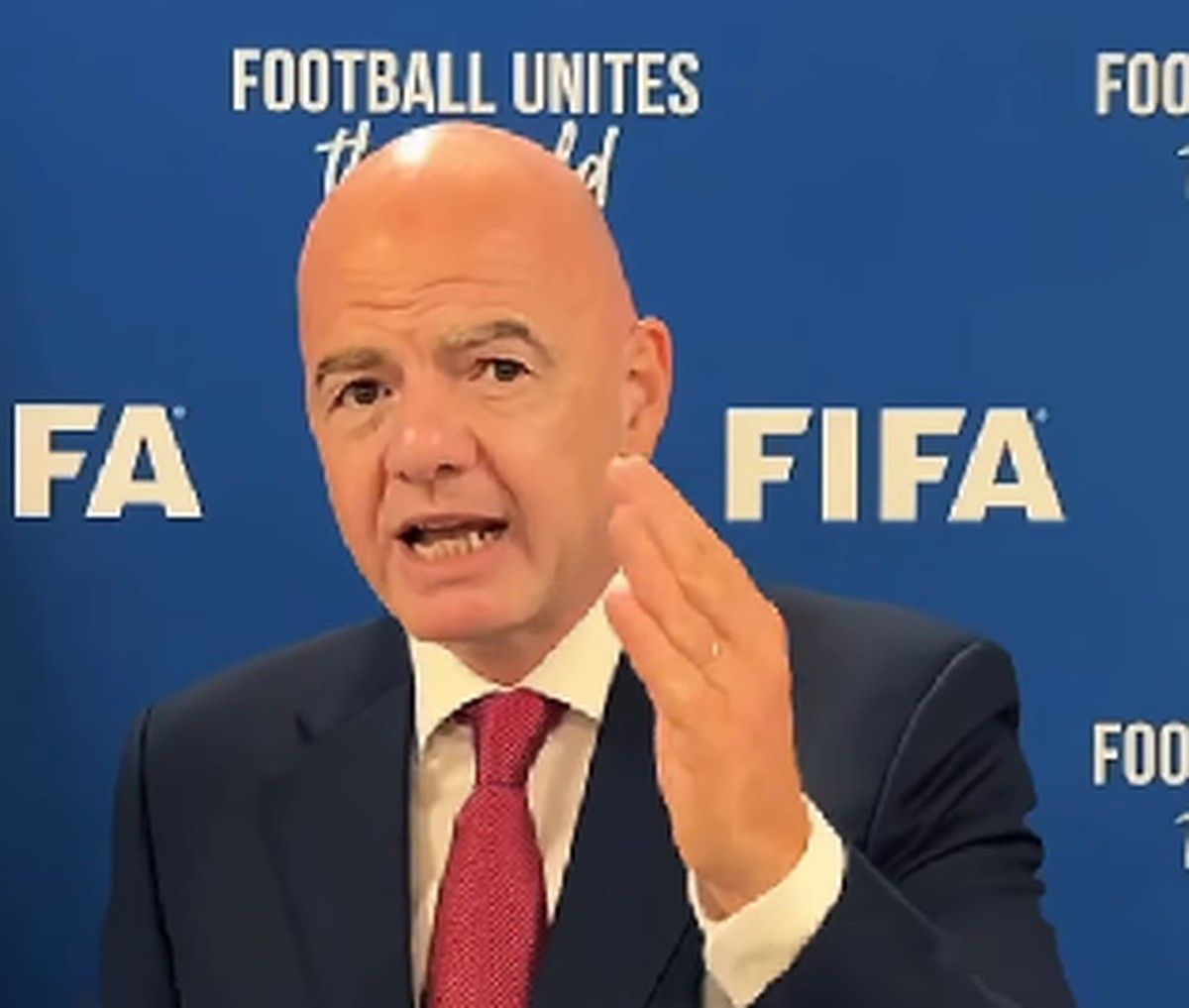 Fifa reconhece O GLOBO pelos 100 anos e destaca sua importância no futebol brasileiro Presidente da Fifa parabeniza O GLOBO pelos 100 anos (Foto: Reprodução/Instagram)