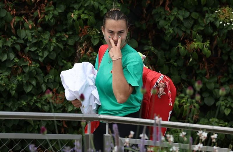Sabalenka supera Sinner em treino conjunto e mostra força no tênis Foto: Reprodução
