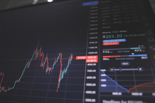 Ações do Ibovespa: três sobem acima de 100% e sete caem mais de 20% no semestre Foto: Reprodução