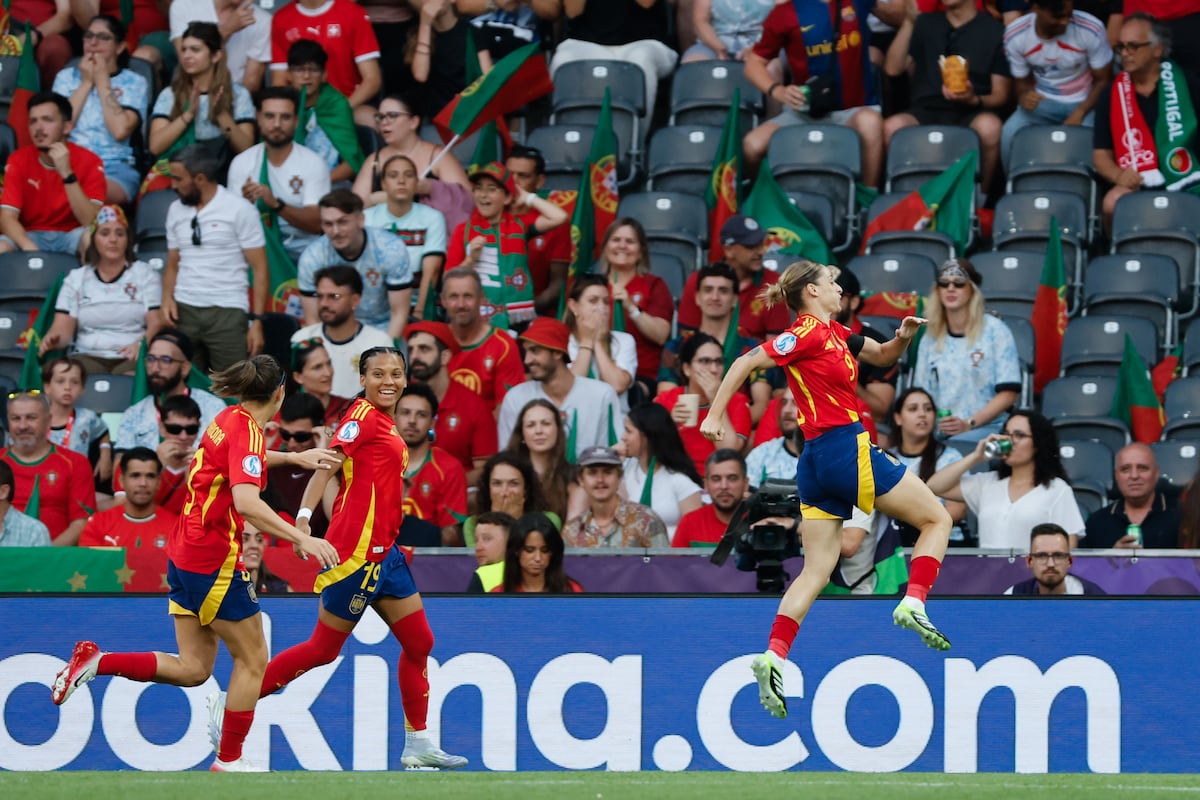 Seleção brasileira brilha e mostra força ofensiva em vitória na Eurocopa A atacante espanhola Esther González (d) celebra após marcar o primeiro gol da equipe nesta quinta-feira contra Portugal. (Foto: Ana Escobar/EFE)