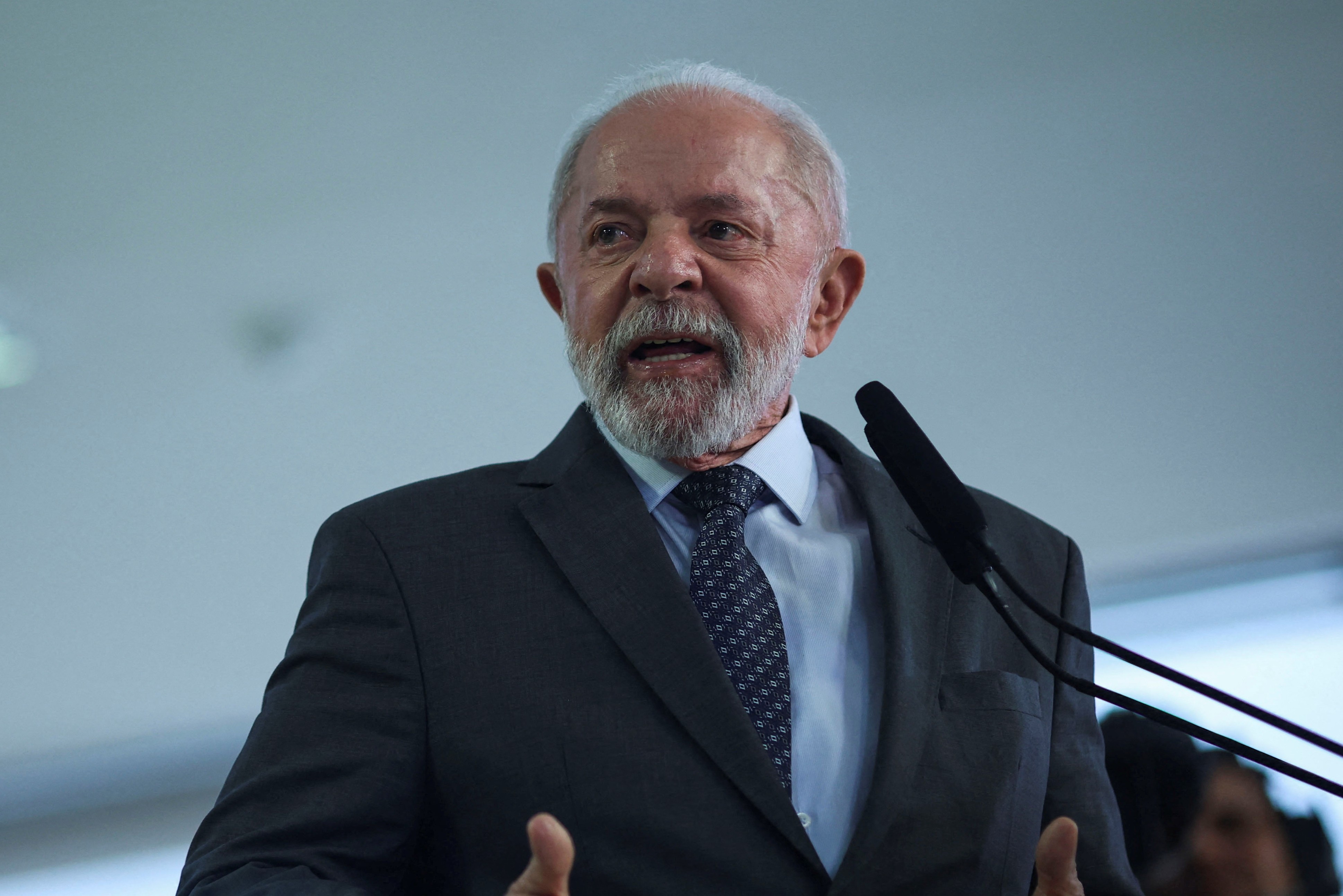 Lula critica juros altos e observa Galípolo aproveitando benefícios recebidos Lula concede entrevista coletiva em Brasília (Foto: REUTERS/Adriano Machado)