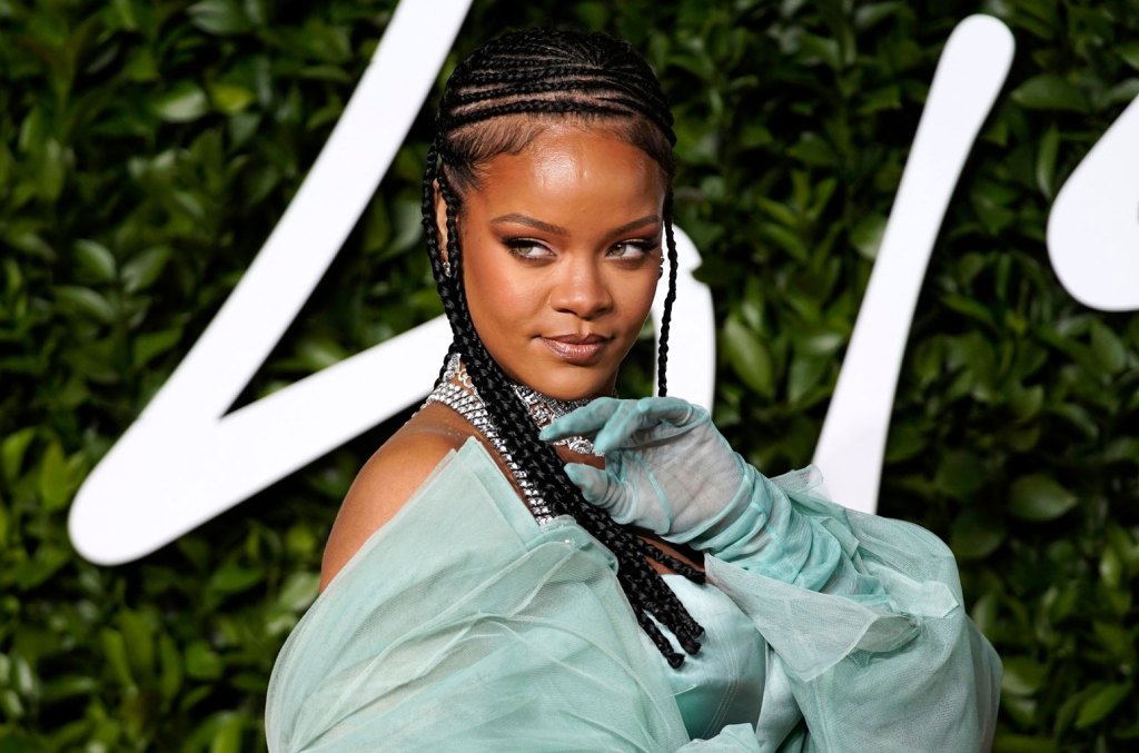 Artistas como Rihanna e Lady Gaga lançam suas próprias linhas de maquiagem Nós reunimos uma lista de algumas das melhores marcas de beleza de celebridades, como Rihanna, Lady Gaga, Halsey, Selena Gomez e mais. (Foto: Reprodução)
