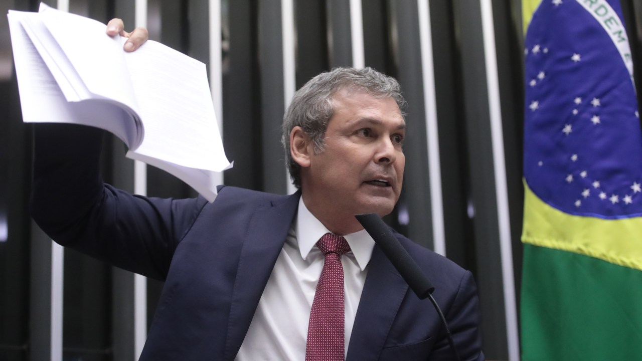 Trump provoca tensão diplomática, alerta líder do PT sobre riscos envolvidos Líder do PT na Câmara, Lindbergh Farias (Foto: Bruno Spada/Câmara dos Deputados)