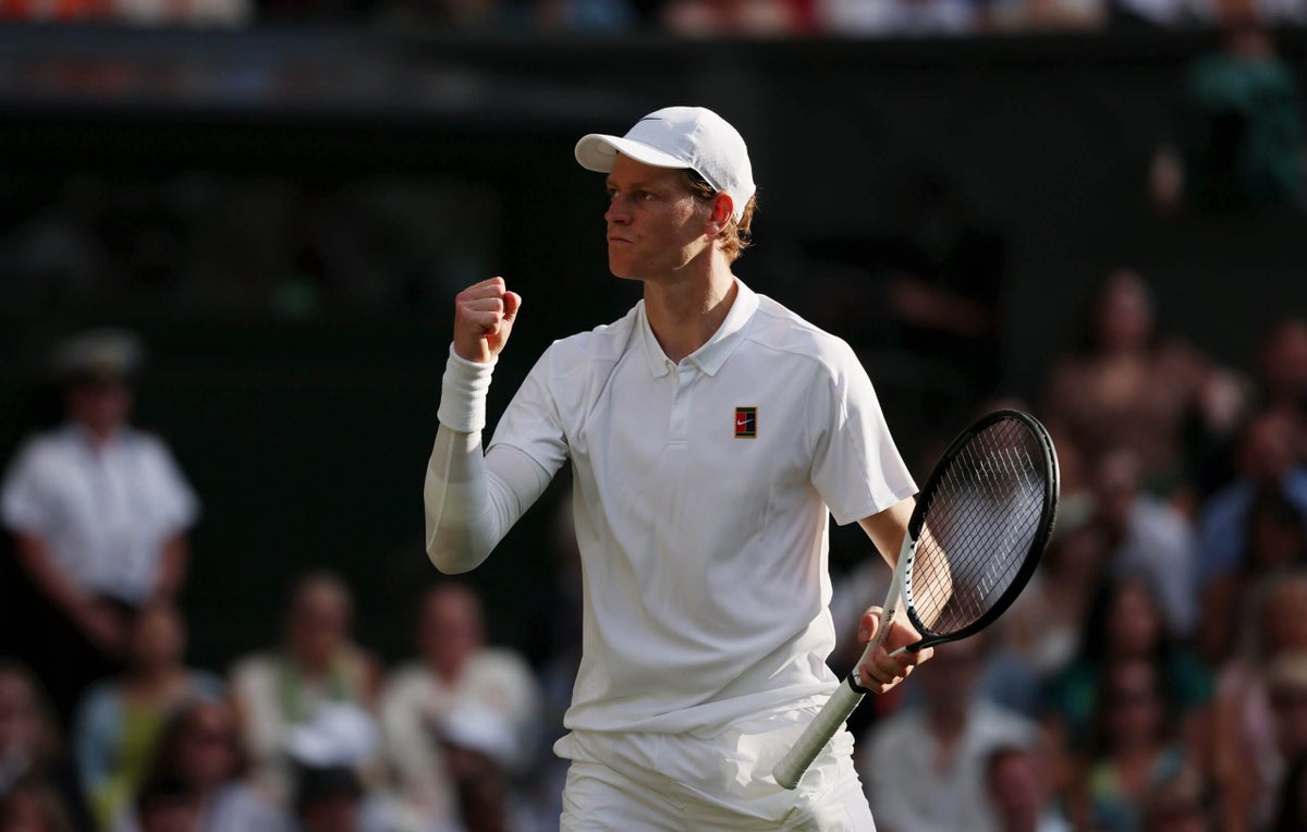 Sinner conquista primeiro título em Wimbledon ao vencer Alcaraz na final emocionante Sinner conquista primeiro título em Wimbledon ao vencer Alcaraz na final emocionante