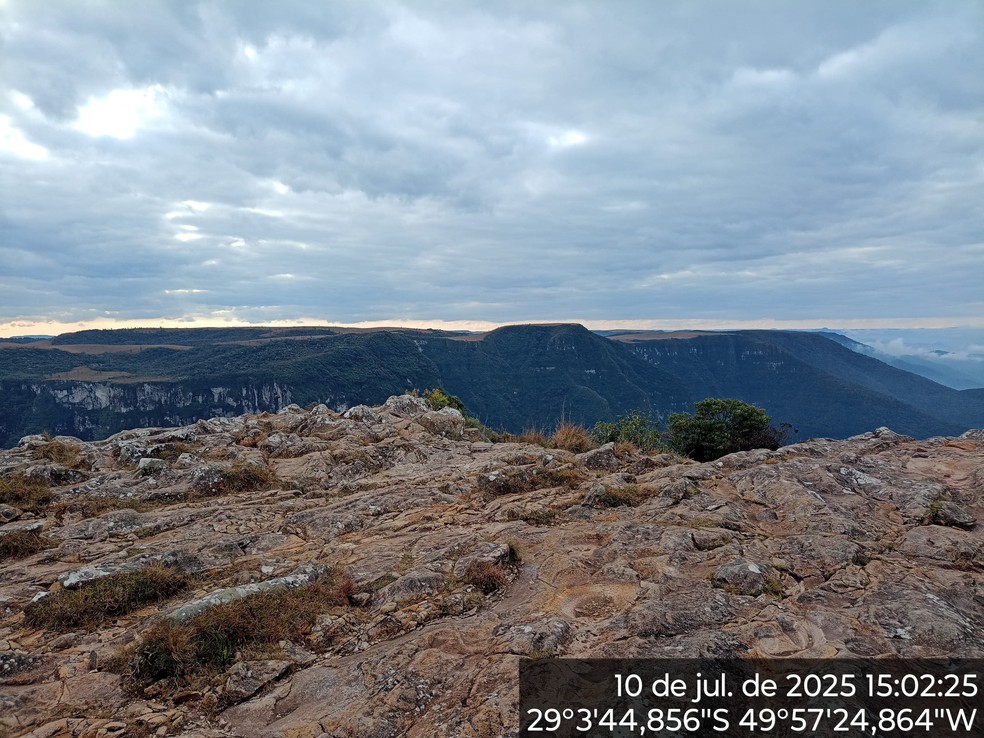 Criança de 11 anos é resgatada sem vida após cair em cânion no Rio Grande do Sul Ponto de onde criança teria caído (Foto: Marco Cardoso Ribeiro/Bombeiro URBIA Parques)
