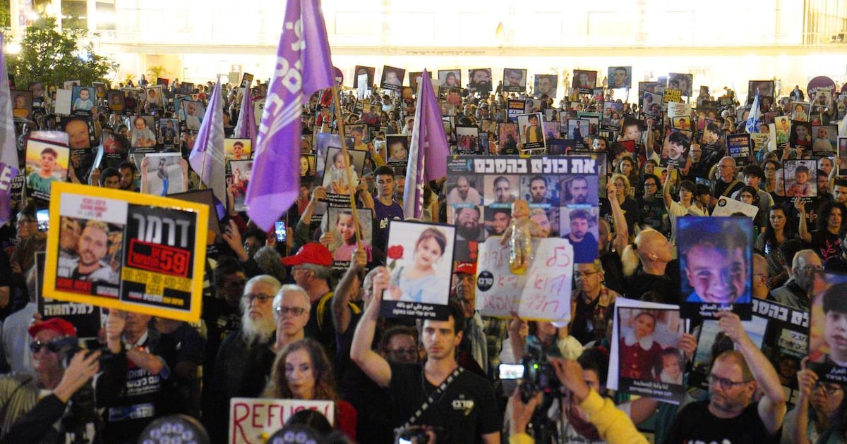 Ativista defende paz e segurança em meio à visão de guerra de Netanyahu Manifestantes do Standing Together protestam pela volta dos reféns e o fim da guerra na Praça dos Sequestrados, em Tel-Aviv (Foto: Saeed Qaq/Standing Together)