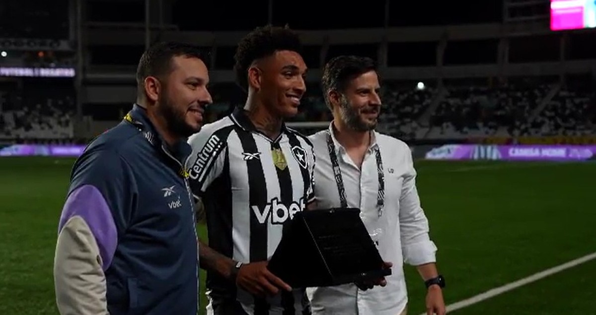 Botafogo presta homenagem a Igor Jesus antes de sua saída do clube Foto: Reprodução