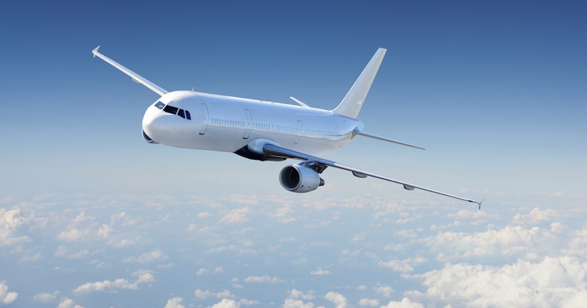Brasil destaca-se com duas companhias aéreas entre as 100 melhores do mundo Qatar Airways é a melhor companhia aérea do mundo; Latam é a melhor colocada no Brasil e na América do Sul. (Foto: dell/Adobe Stock)