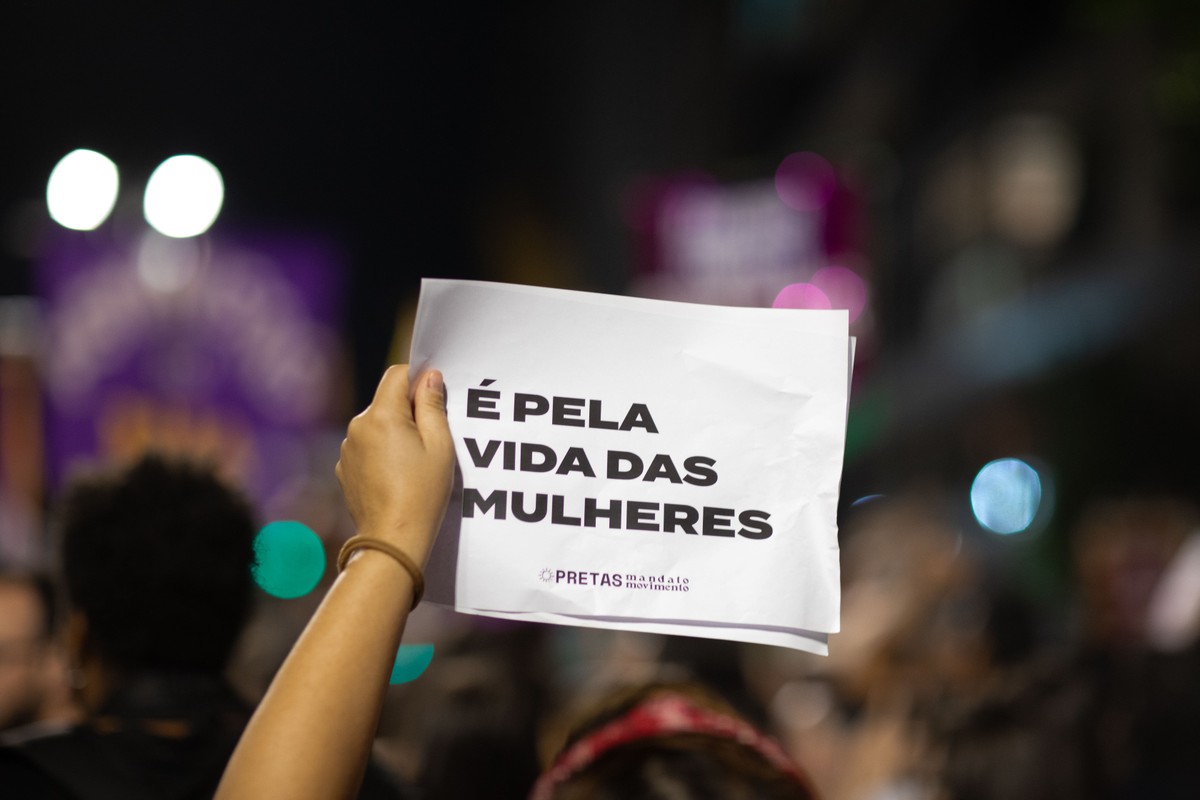 Manifestação na Avenida Paulista contra a criminalização do aborto (Foto: Edilson Dantas / O Globo)