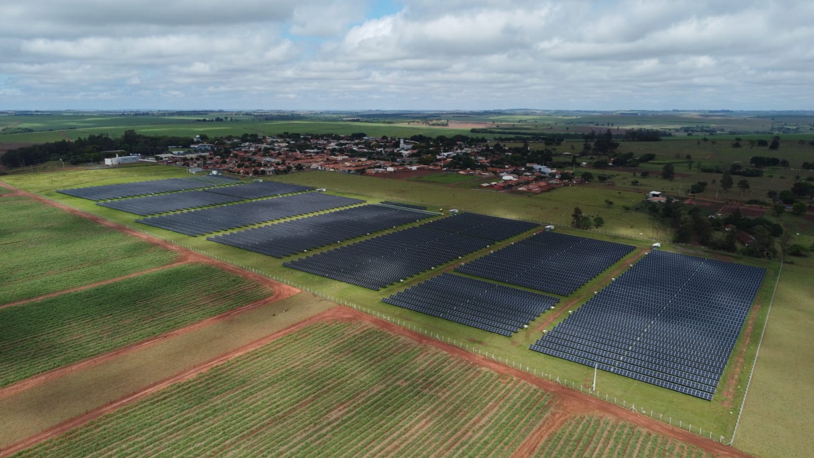 Usina Fotovoltaica Santa Luzia na Paraíba. (Foto: Divulgação/AXS Energia)