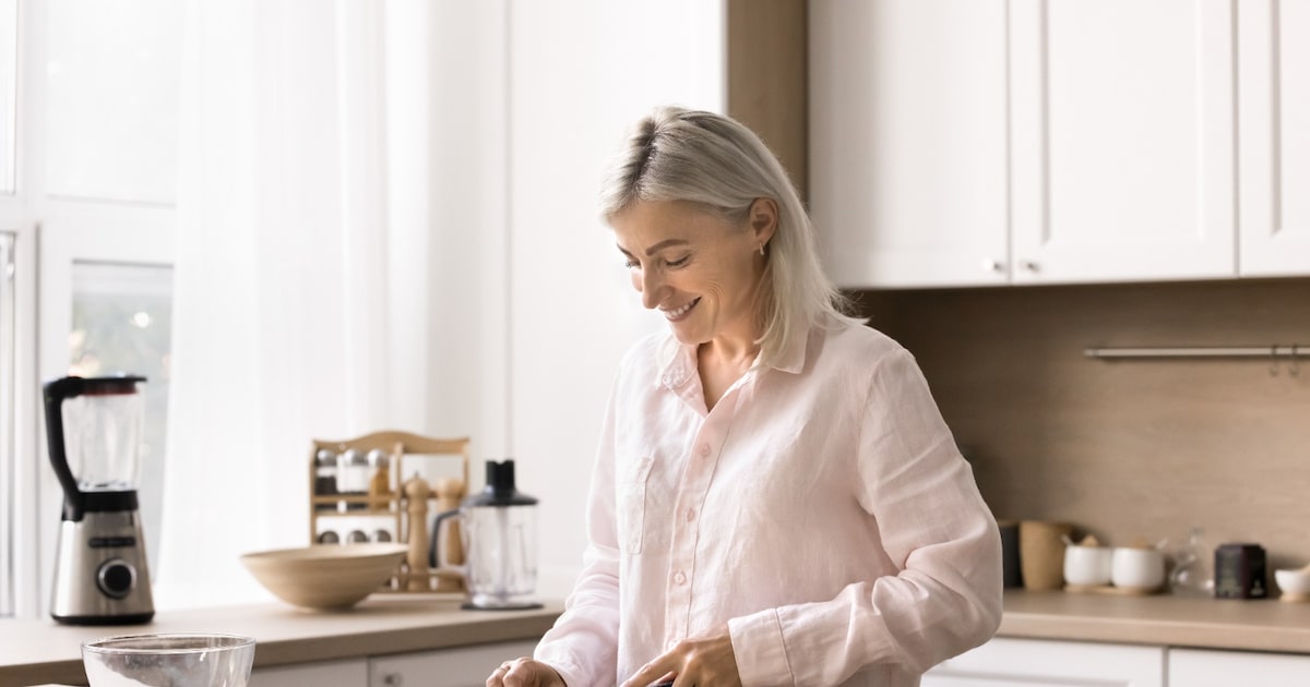 Adotar uma dieta balanceada é um dos pontos preconizados pela AHA e ajuda a alcançar outras medidas recomendadas, como o controle da glicemia e do colesterol (Foto: fizkes/Adobe Stock)