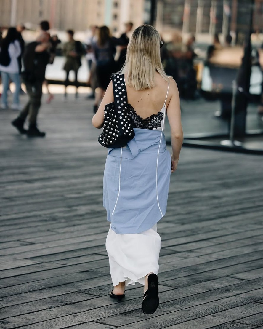 Bolsa da Khaite se torna o acessório mais cobiçado entre as fashionistas Bolsa Estela, da Khaite (Foto: Madeline Harper Fass)