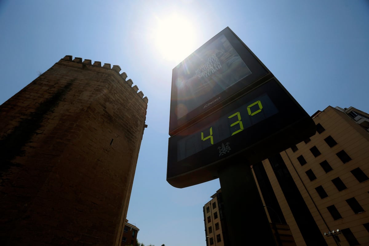 Duas pessoas morrem em Alicante e Castellón devido a golpes de calor Termômetro de rua marca 43 graus, em 1 de julho, em Córdoba. (Foto: EFE)