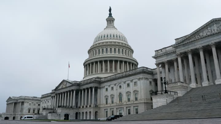 Criptoativos enfrentam desafios em semana decisiva no Congresso dos EUA O edifício do Capitólio dos EUA em Washington, D.C., EUA, 27 de junho de 2025. (Foto: Elizabeth Frantz | Reuters)
